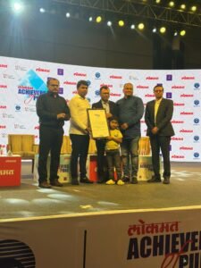 Awards_LokmatAchiever_Stage